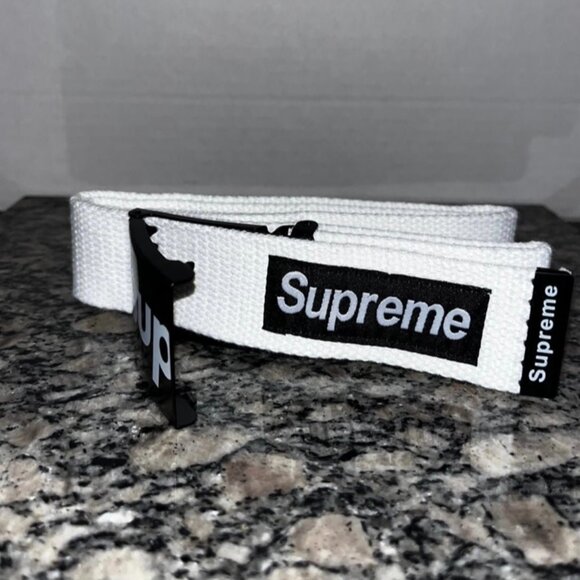 SU-PREME WHITE (LAST ONE) adjustable ratchet clasp belt - Picture 1 of 4